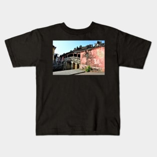 Vieux pont en bois au Vietnam Kids T-Shirt